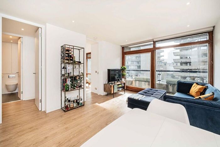 1 Bedroom Flat For Sale In Barbican, Ben Jonson House, EC2Y