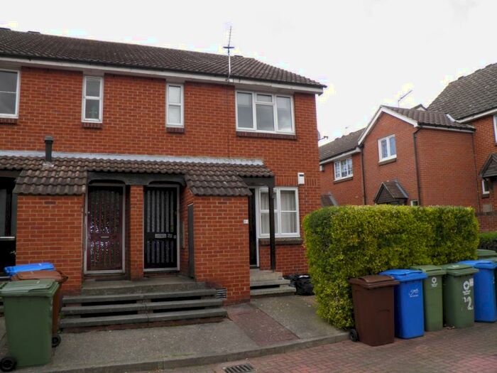 1 Bedroom Apartment To Rent In Lavender Road, London, SE16