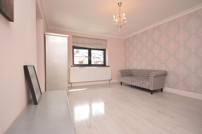 1 Bedroom Flat To Rent In Wincanton Gardens, Ilford, IG6