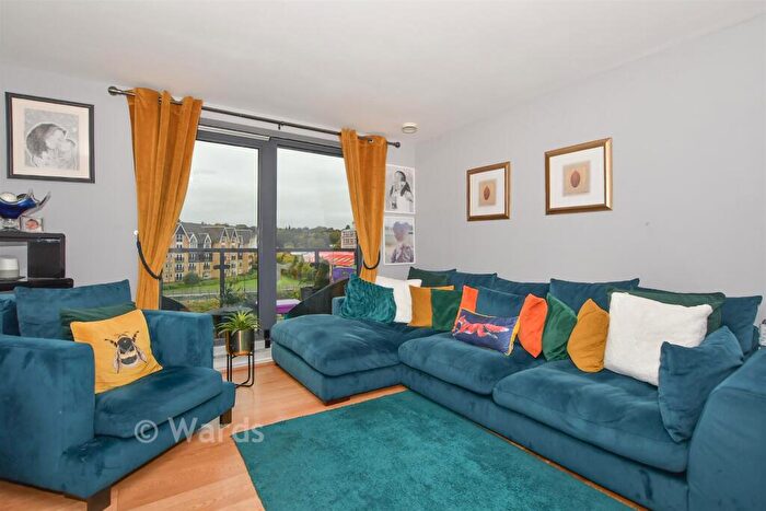 2 Bedroom Apartment For Sale In McKenzie Court, Maidstone, Kent, ME14