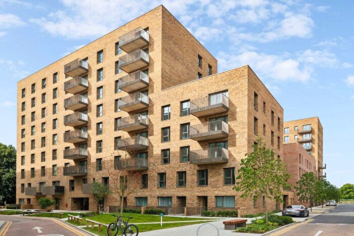 1 Bedroom Flat To Rent In Civic Street, Hounslow, TW3