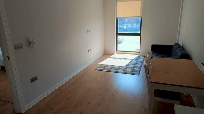 1 Bedroom Flat To Rent In Quay Central, Jesse Hartley Way, Liverpool, L3
