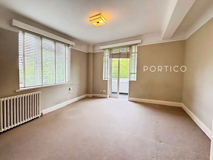 Studio To Rent In Balham High Road, London, SW17