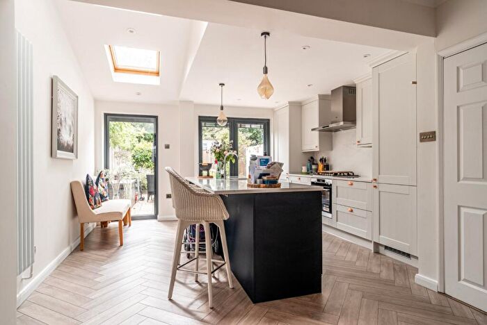 4 Bedroom End Of Terrace House For Sale In Burnham Road, St. Albans, Hertfordshire, AL1