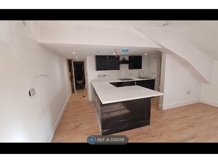 2 Bedroom Flat To Rent In Kingsmead Square, Northwich, CW9