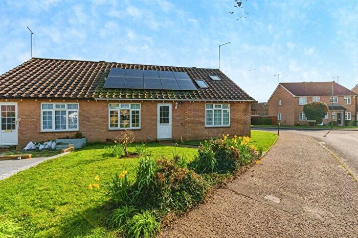 3 Bedroom Semi-Detached Bungalow For Sale In Davits Drive, Littlehampton, BN17