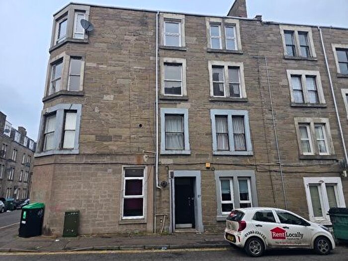 3 Bedroom Flat To Rent In West Street, Dundee, DD3