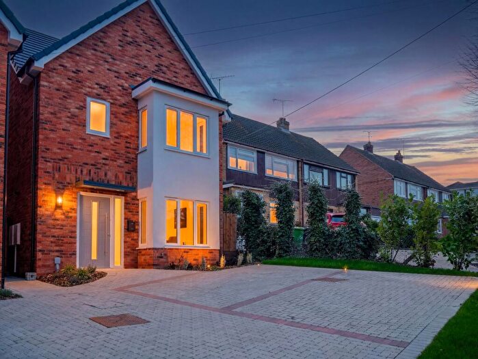 4 Bedroom Detached House For Sale In Down Hall Road, Rayleigh, SS6