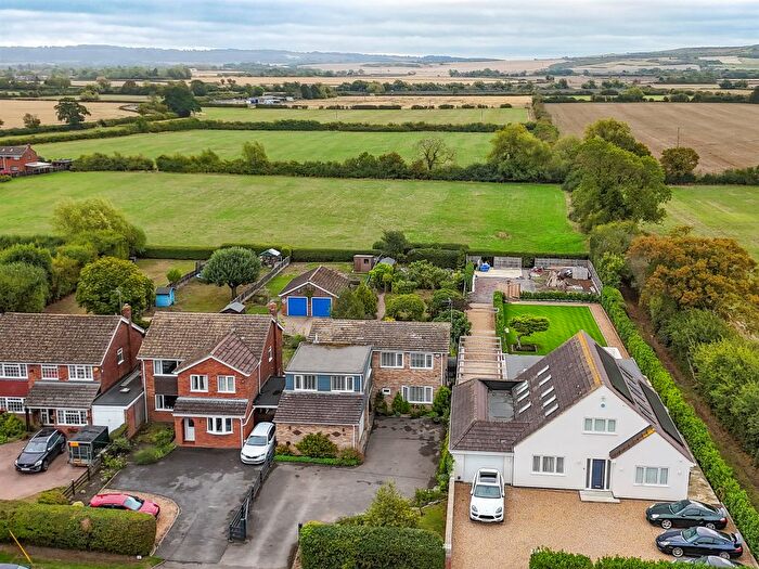 4 Bedroom Detached House For Sale In Horton Road, Slapton, Leighton Buzzard, LU7
