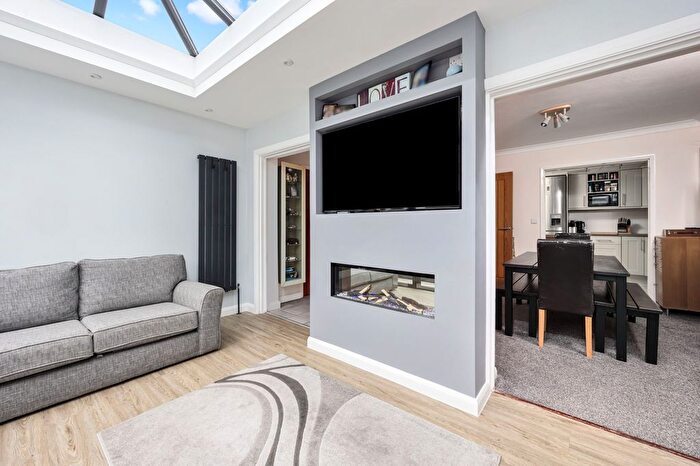3 Bedroom Semi-detached House For Sale In Rosemary Drive, Shoreham-By-Sea, BN43