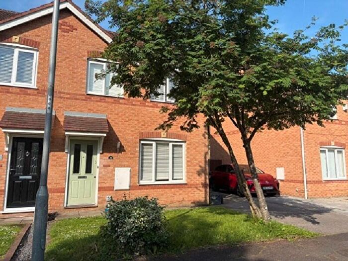 3 Bedroom Semi-Detached House To Rent In Yelverton Close, Liverpool, Merseyside., L26