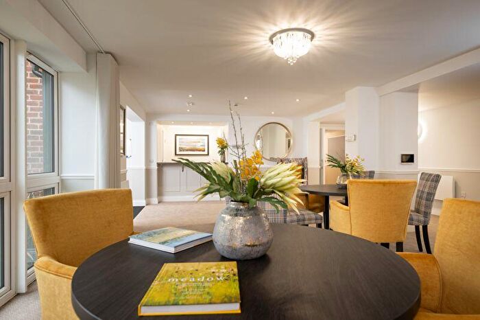 1 Bedroom Flat For Sale In Manns Lodge, Central Cranleigh, GU6