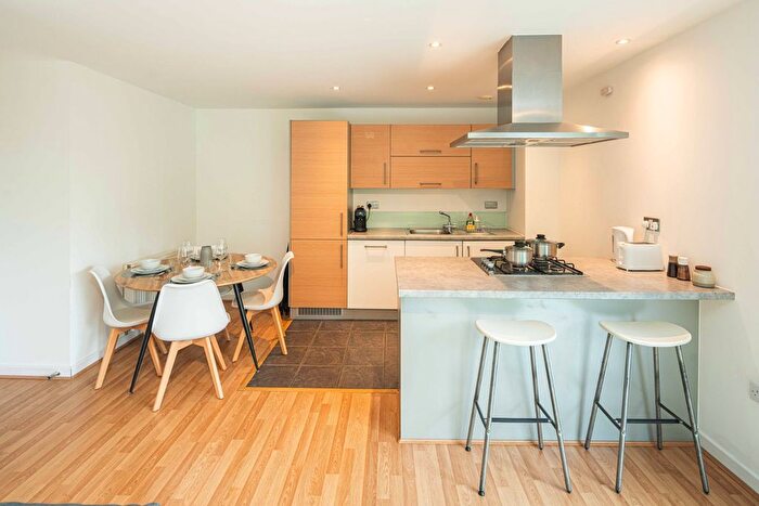 2 Bedroom Flat For Sale In Kira Building, Bow Road, Mile End, London, E3