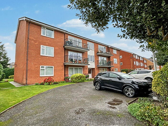 2 Bedroom Flat For Sale In Park Road, Southport, PR9