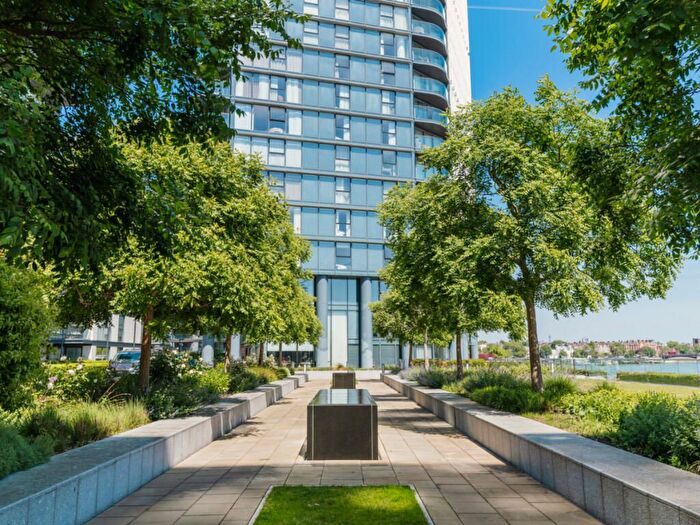 4 Bedroom Flat For Sale In London, SW10