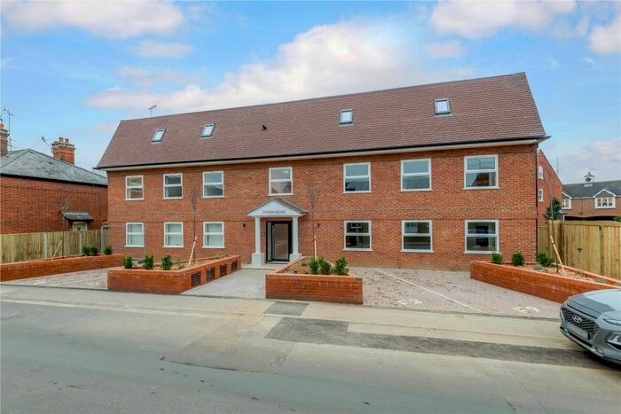 1 Bedroom Flat To Rent In Station Road, Marlow, SL7