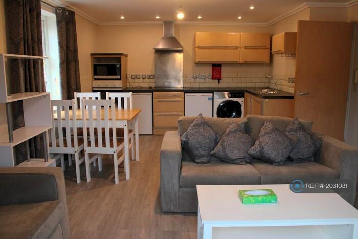 2 Bedroom Flat To Rent In Hewetts Quay, Barking, IG11