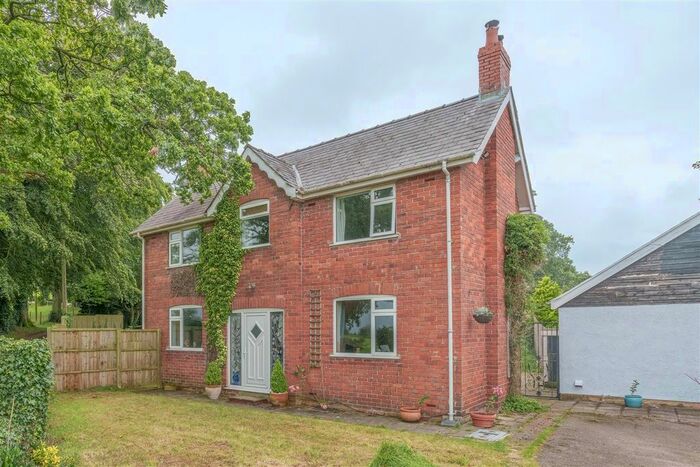 3 Bedroom Property For Sale In Rhuallt, St. Asaph, Denbighshire, LL17