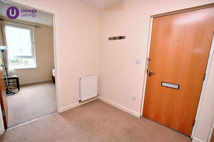 2 Bedroom Flat To Rent In Colonsay Close, Granton, Edinburgh, EH5
