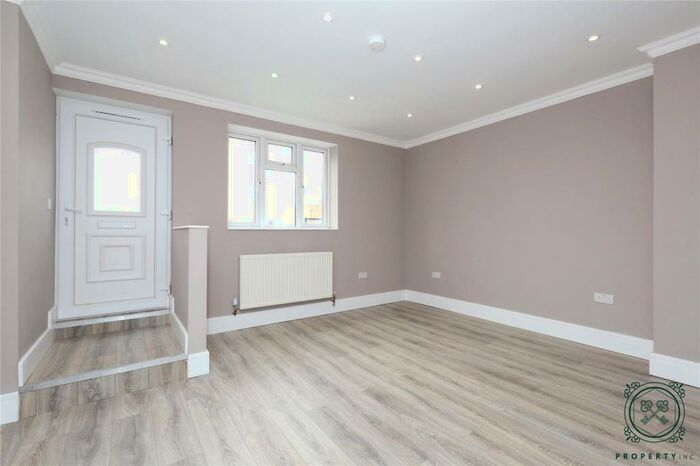 1 Bedroom Apartment To Rent In Old Church Road, Chingford Mount, London, E4