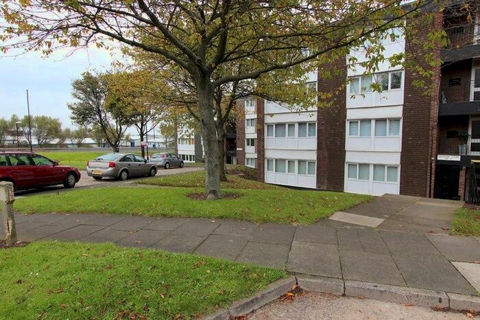 2 Bedroom Flat To Rent In Edgmond Court, Hollycarrside, Sunderland SR2
