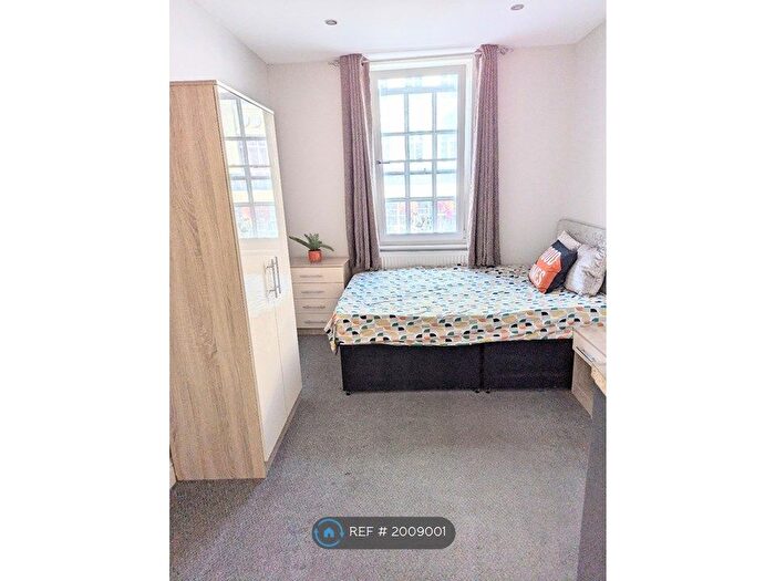 Studio To Rent In High Street, Bromsgrove, B61