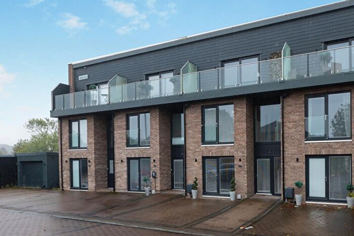 4 Bedroom Town House For Sale In Mosspark Boulevard, Glasgow, G52