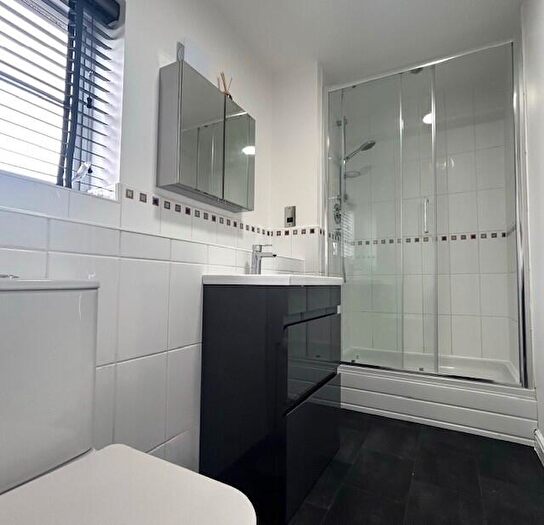 5 Bedroom Semi-Detached House To Rent In Pound Way, Littlehampton, BN16