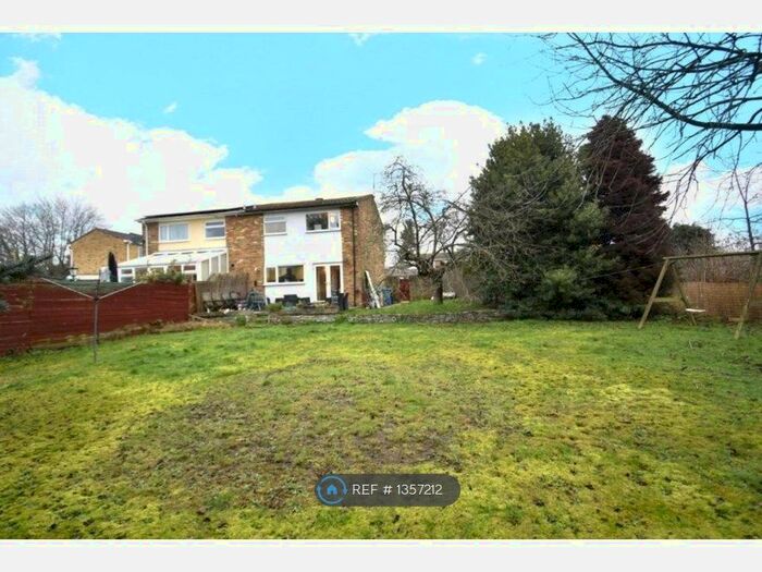 3 Bedroom Semi-Detached House To Rent In Bell Close, Farnborough, GU14