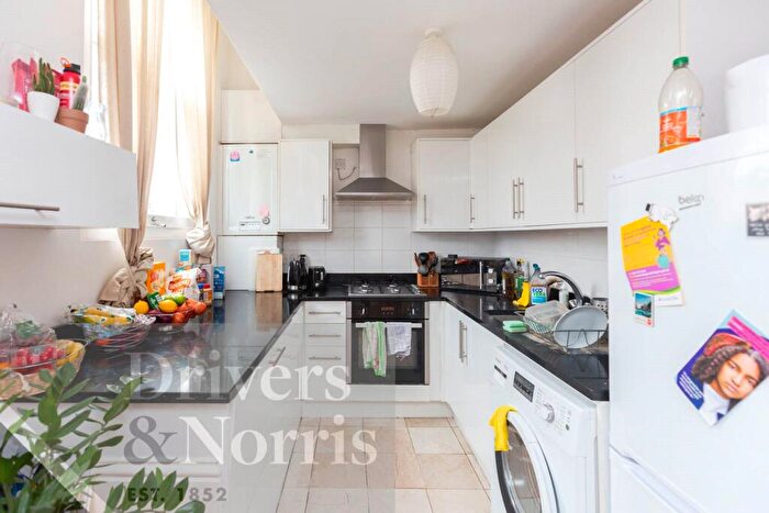 3 Bedroom Apartment To Rent In Sussex Way, Islington, London, N7