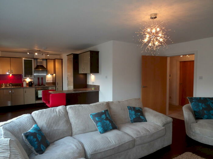 2 Bedroom Flat To Rent In Lochview Gate, Hogganfield, G33