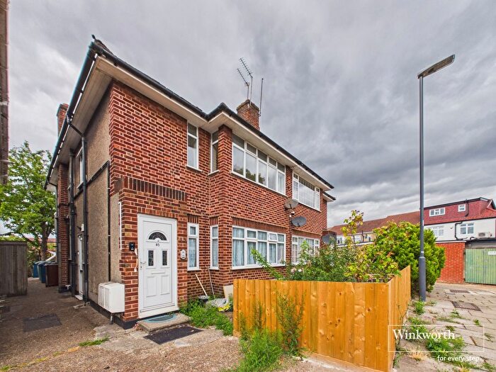2 Bedroom Flat For Sale In Honeypot Lane, London, NW9