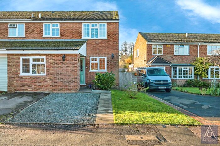 3 Bedroom Semi Detached House For Sale In Otters Brook, Buckingham, Buckinghamshire, MK18