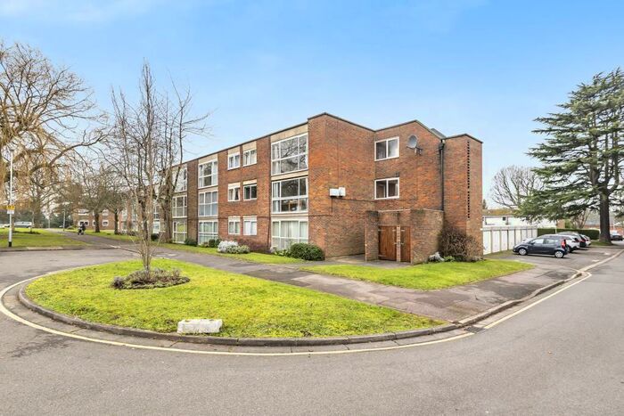2 Bedroom Apartment To Rent In Northwood, Middlesex, HA6