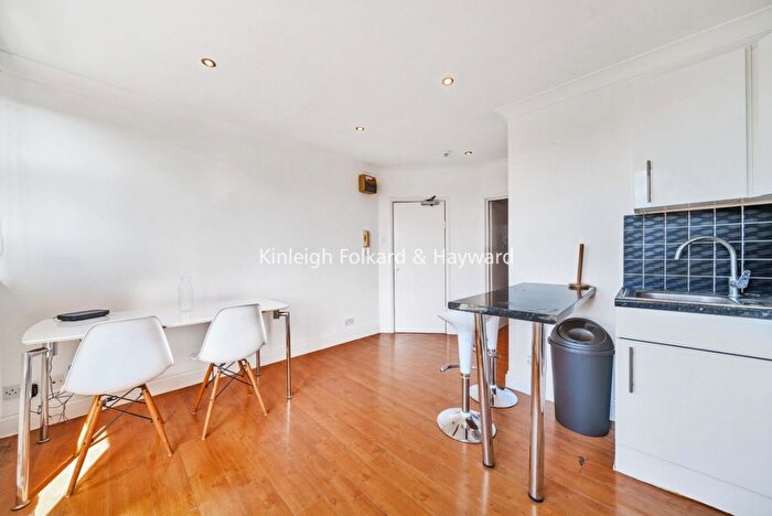 1 Bedroom Flat To Rent In Barretts Grove, London, N16