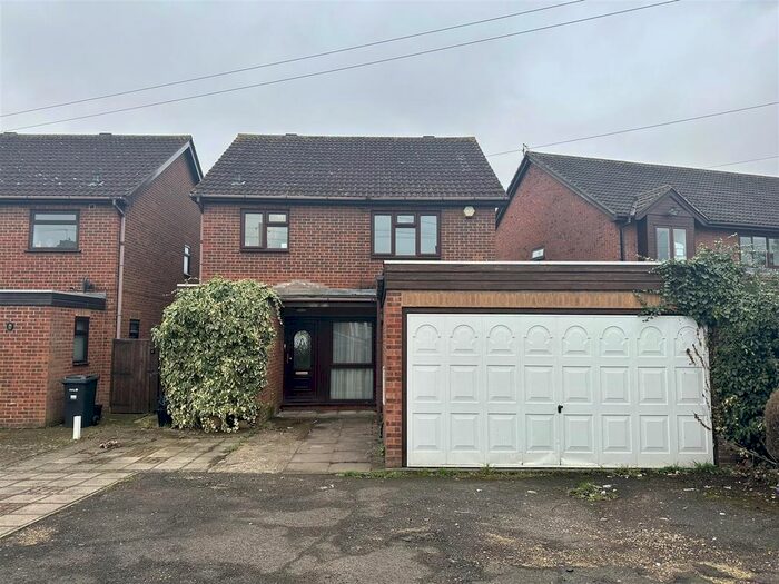 3 Bedroom Detached House To Rent In Goodmayes Lane, Goodmayes, IG3
