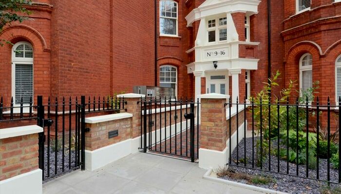 3 Bedroom Flat To Rent In King Street, London, W6