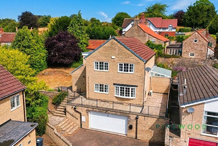 4 Bedroom Detached House For Sale In The Greenway, Whitwell, S80