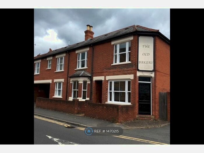 1 Bedroom Flat To Rent In The Old Bakery, Egham, TW20
