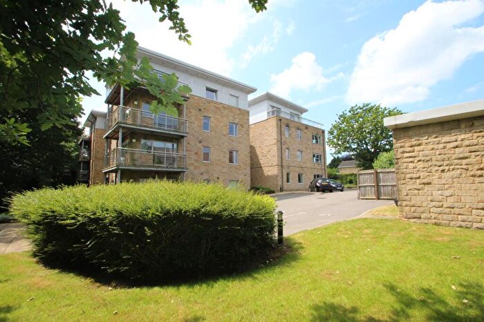 2 Bedroom Flat To Rent In Brodwell Grange, Leeds, West Yorkshire, LS18