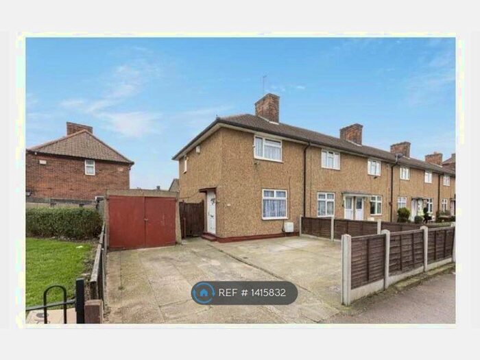 2 Bedroom End Of Terrace House To Rent In Dagenham, Dagenham, RM9