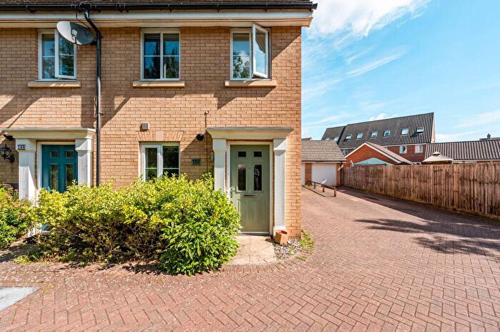 3 Bedroom Town House For Sale In Washington Drive, Carbrooke, IP25
