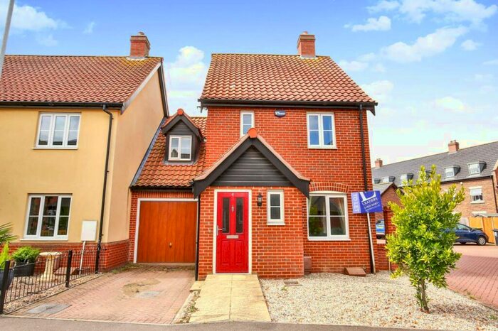 3 Bedroom Semi-Detached House To Rent In Metamec Drive, Green Park, Dereham, NR19