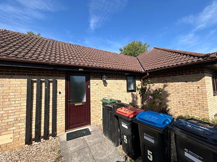1 Bedroom Bungalow To Rent In Witham Court, Bletchley, Buckinghamshire, MK3