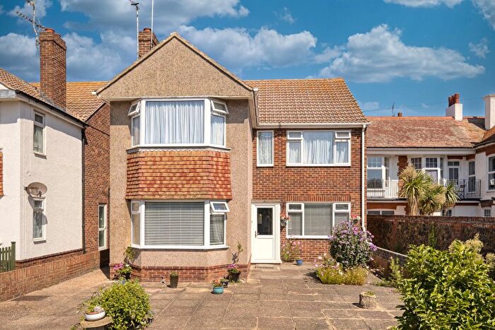 2 Bedroom Maisonette For Sale In Ramsgate Road, Broadstairs, Kent, CT10