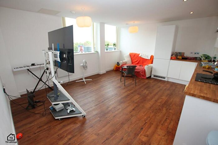 2 Bedroom Apartment To Rent In Trident Apartments, - Ashton Lane, Sale, M33