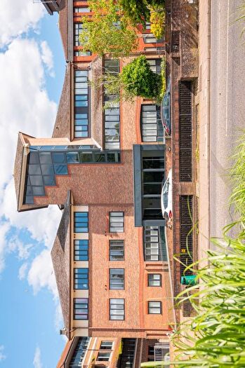 Studio To Rent In North Street, Horsham, RH12