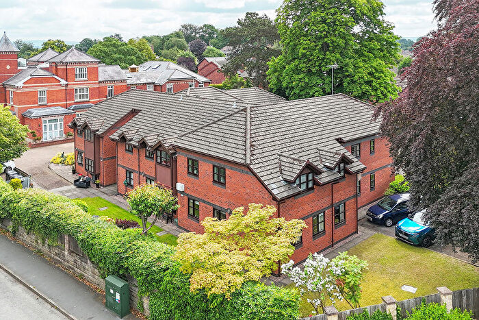 2 Bedroom Flat For Sale In Sandy Lane, Congleton, CW12
