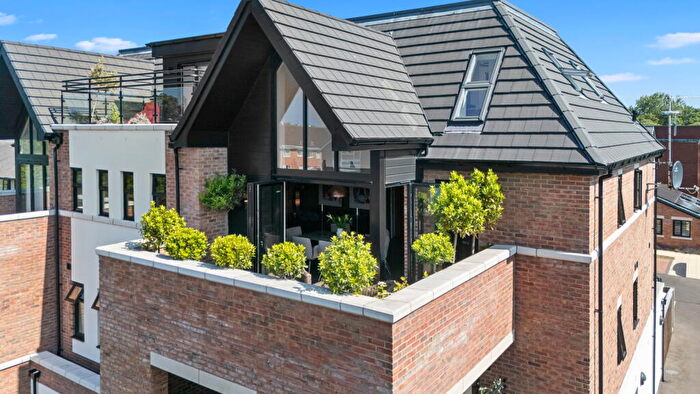2 Bedroom Apartment For Sale In Weld Road, Birkdale, PR8