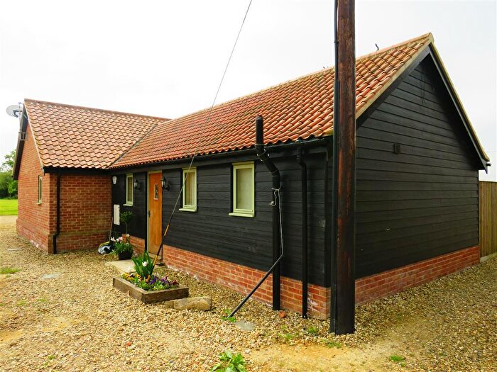 2 Bedroom Barn Conversion To Rent In King Row, Shipdham, Thetford, IP25
